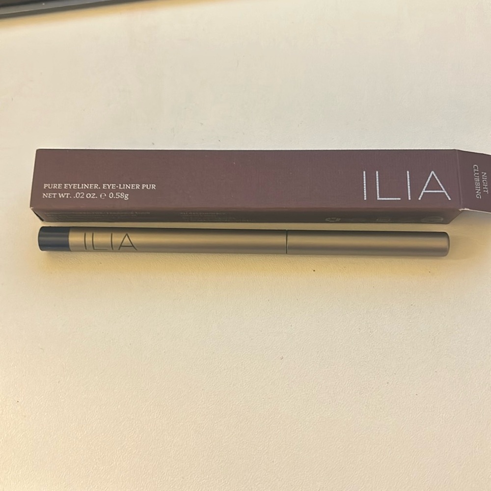 ILIA pure eyeliner in Nightclubbing (dark blue)